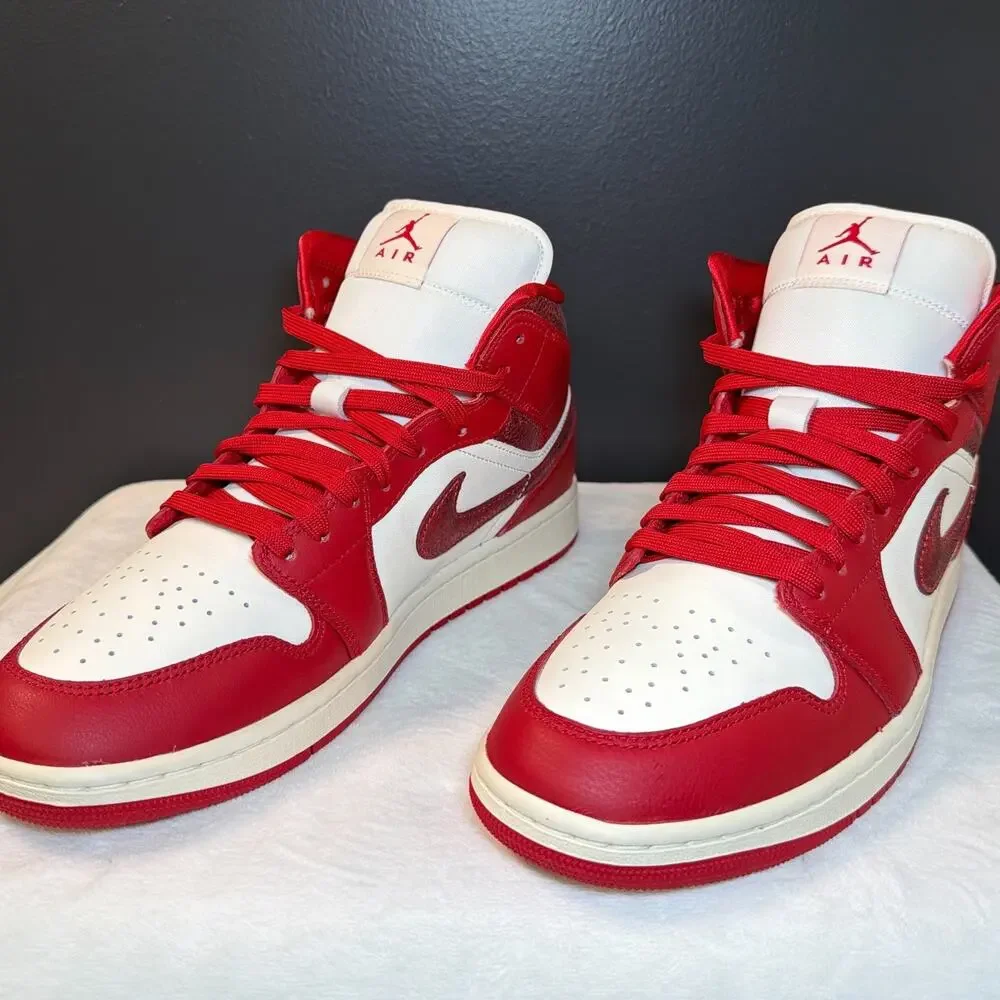 Air Jordan 1 Mid “Valentine’s Day 2025” – HJ9337-106 | 10M/11.5W